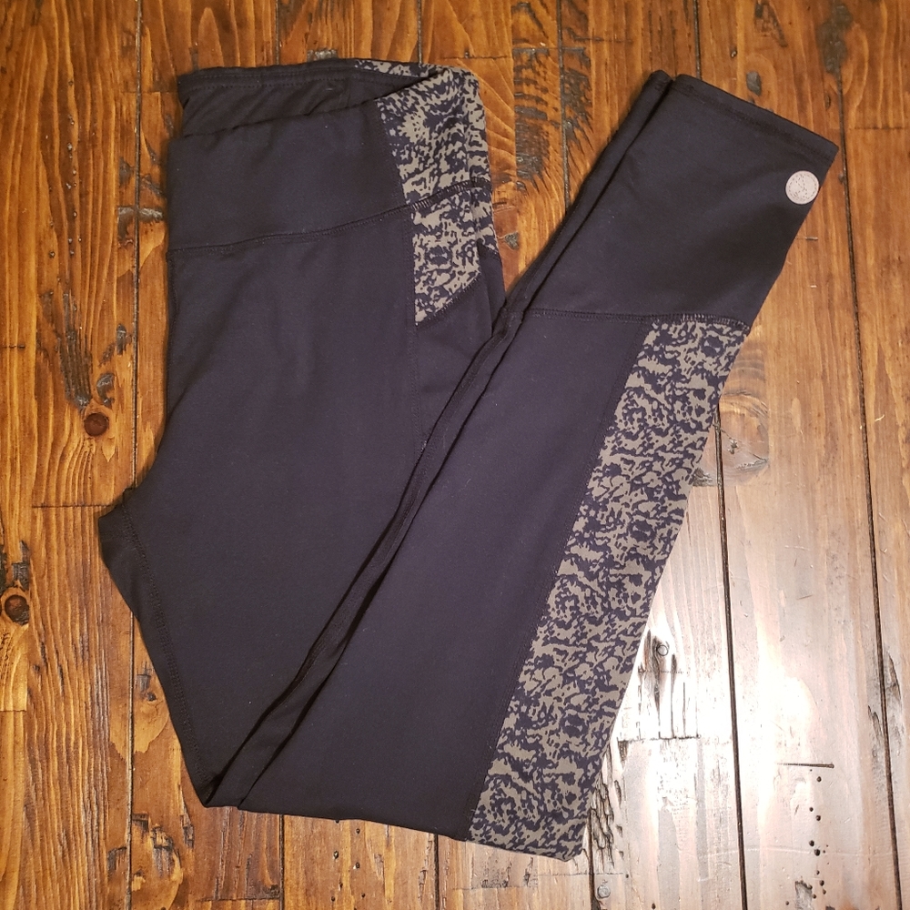 THREADS 4 THOUGHT Yoga/ Leggings Pants